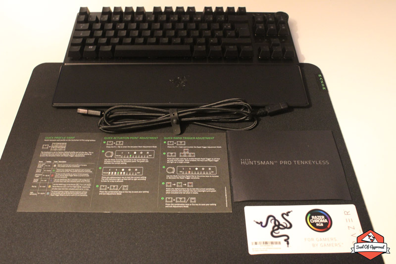 Le clavier Razer Huntsman V3 Pro TKL et son tapis de souris