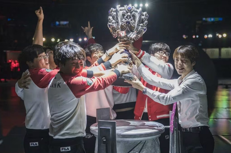 Les SKT remportant les Worlds de 2016